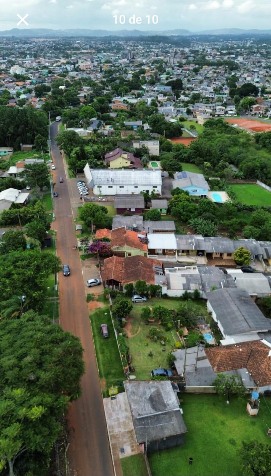 CASA COM ENORME TERRENO 