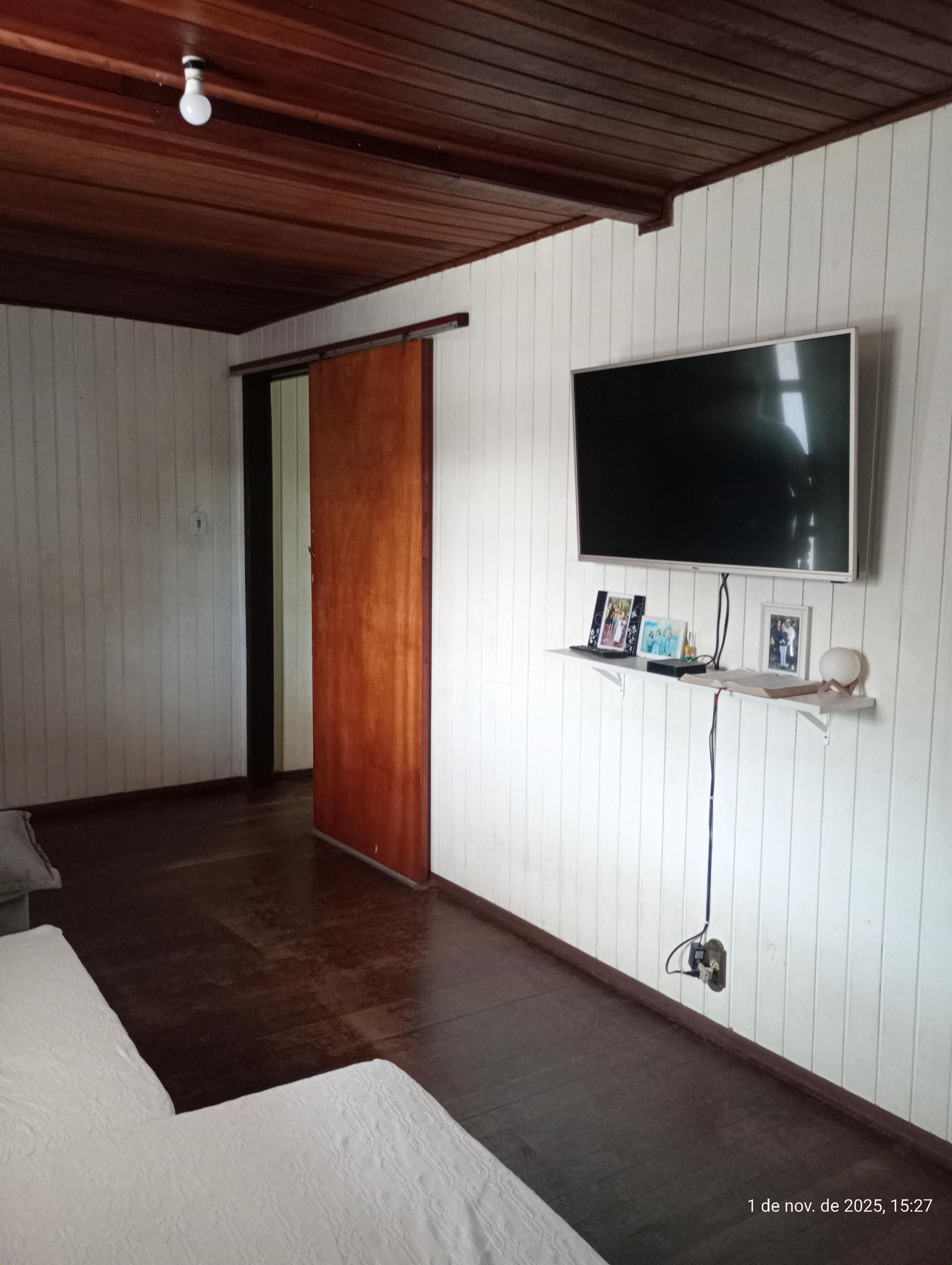 PRÉDIO COMERCIAL E CASA 