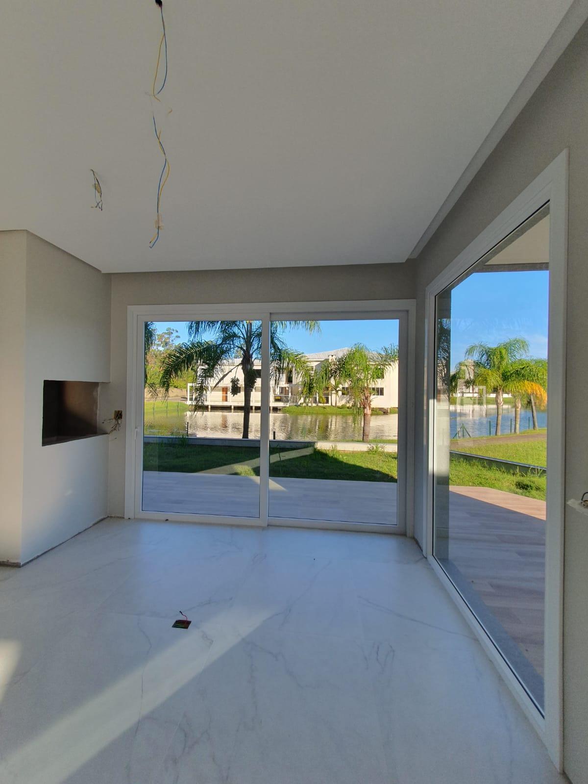 CASA EM CONDOMÍNIO FECHADO EM CACHOEIRINHA