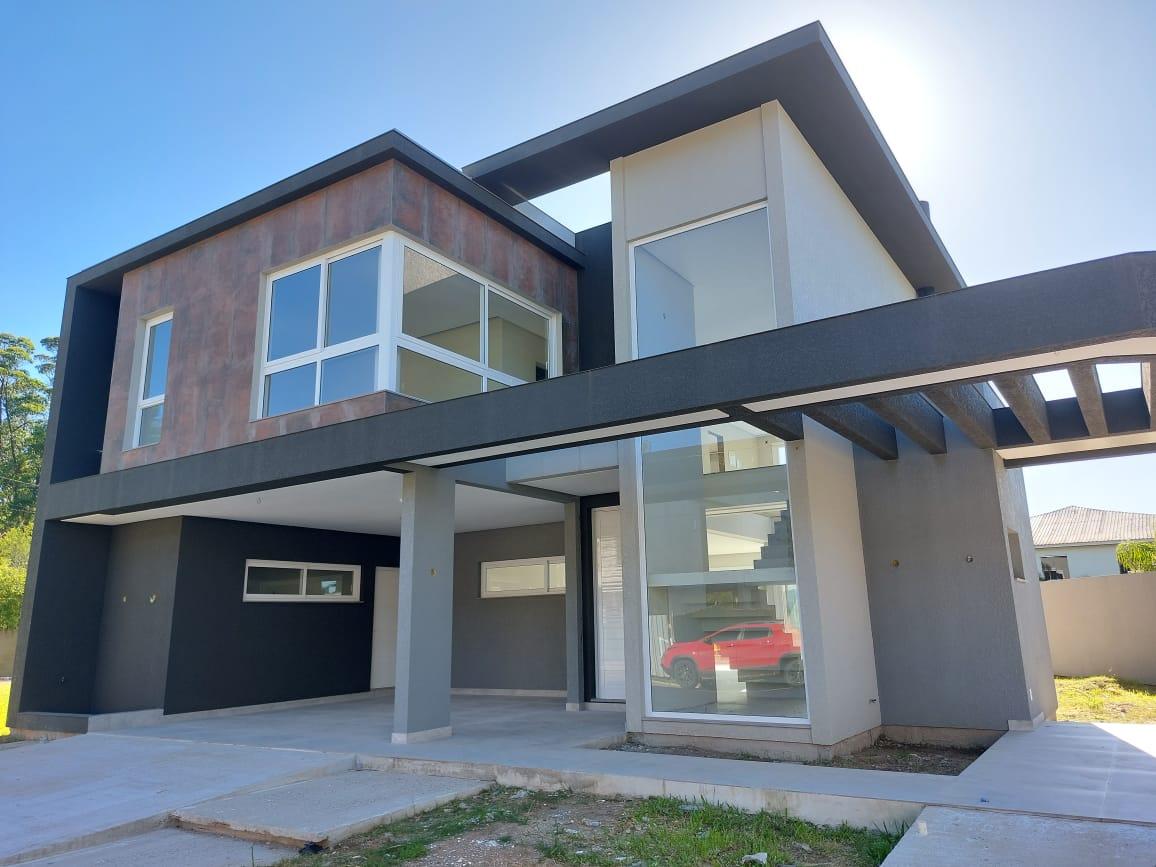 CASA EM CONDOMÍNIO FECHADO EM CACHOEIRIN...