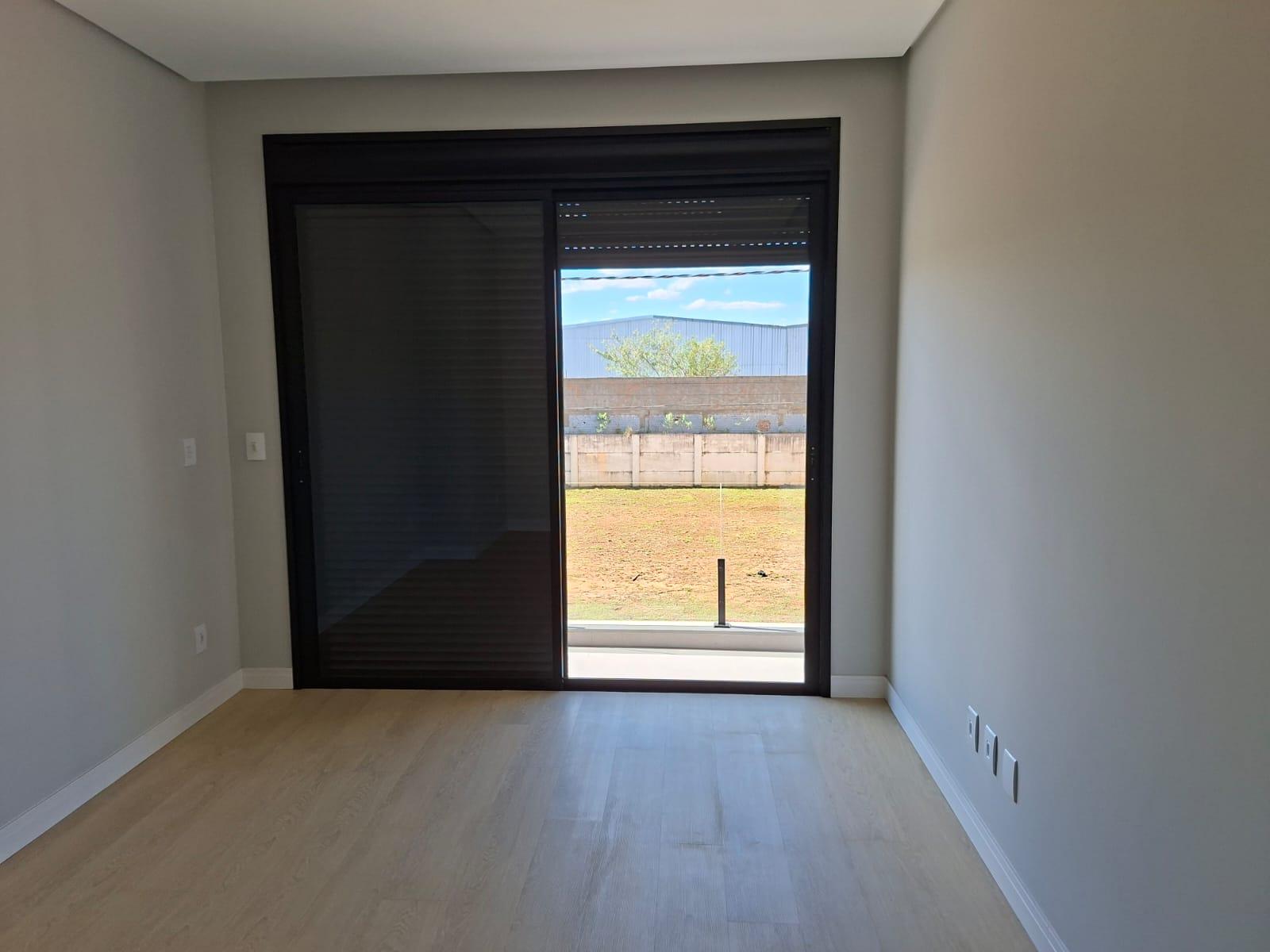 CASA EM CONDOMÍNIO EM CACHOEIRINHA 