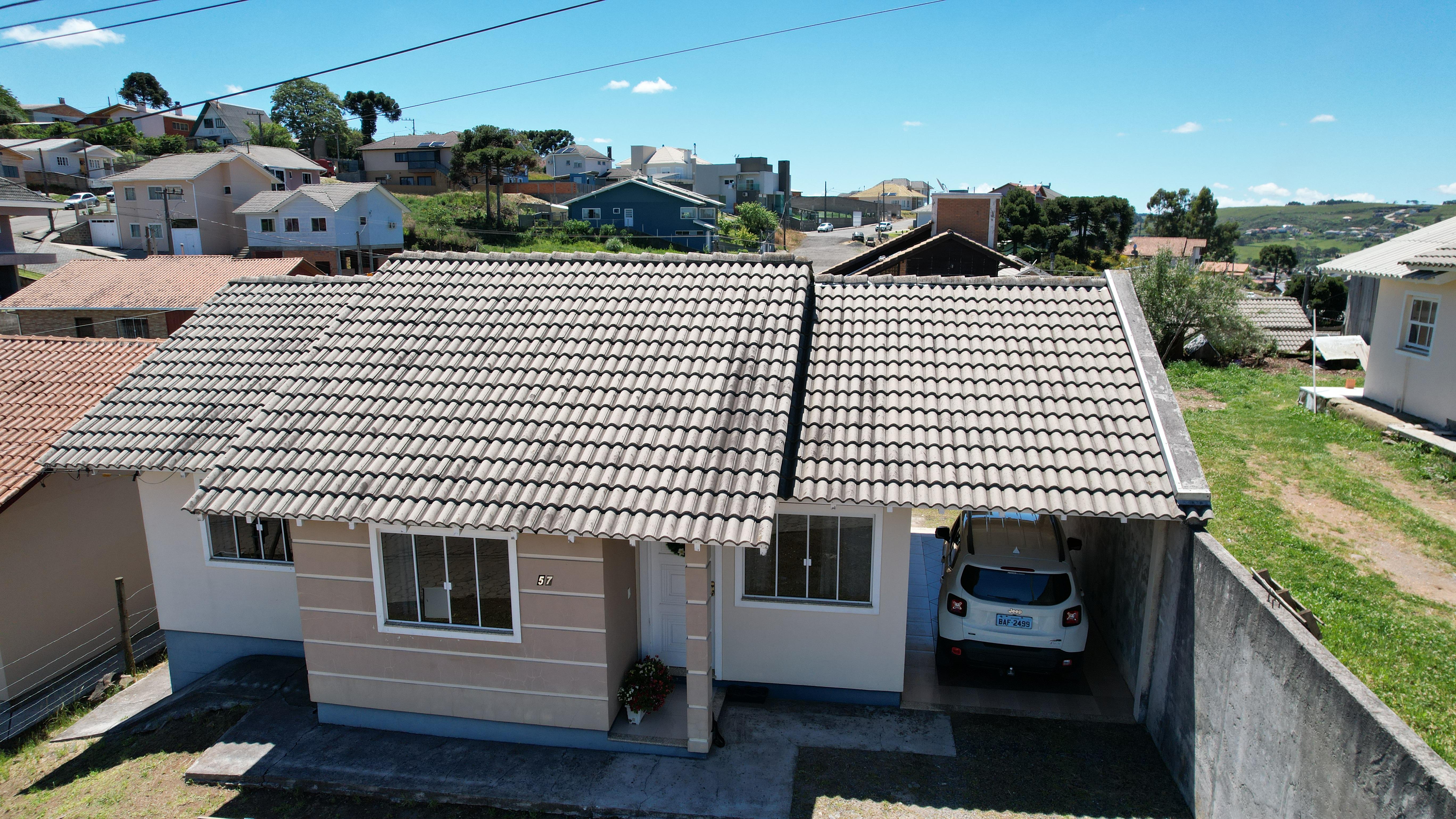 Casa com Excelente Padrão de Acabamento em Bairro Tranquilo  São Joaquim/SC