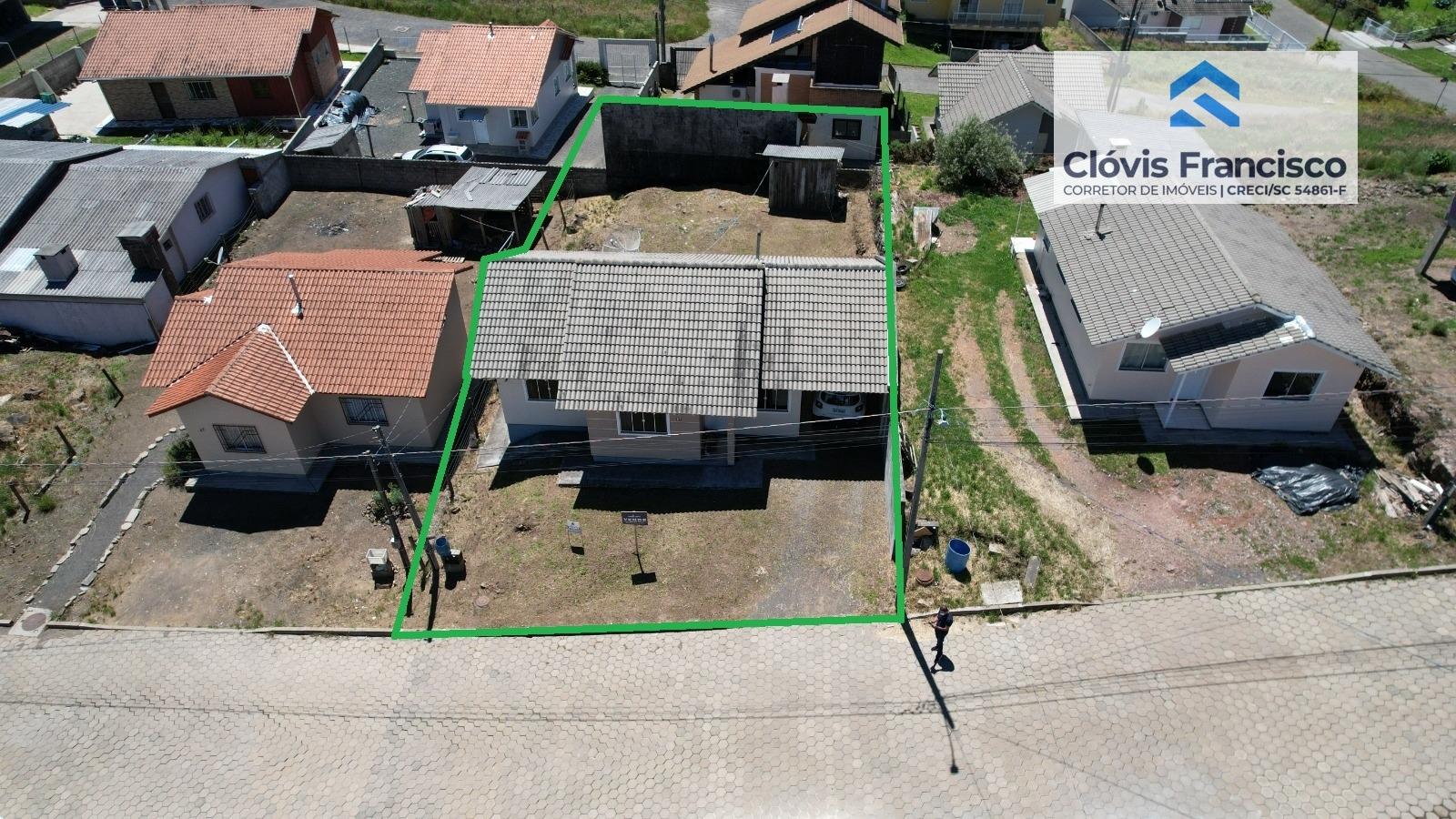 Casa com Excelente Padrão de Acabamento em Bairro Tranquilo  São Joaquim/SC