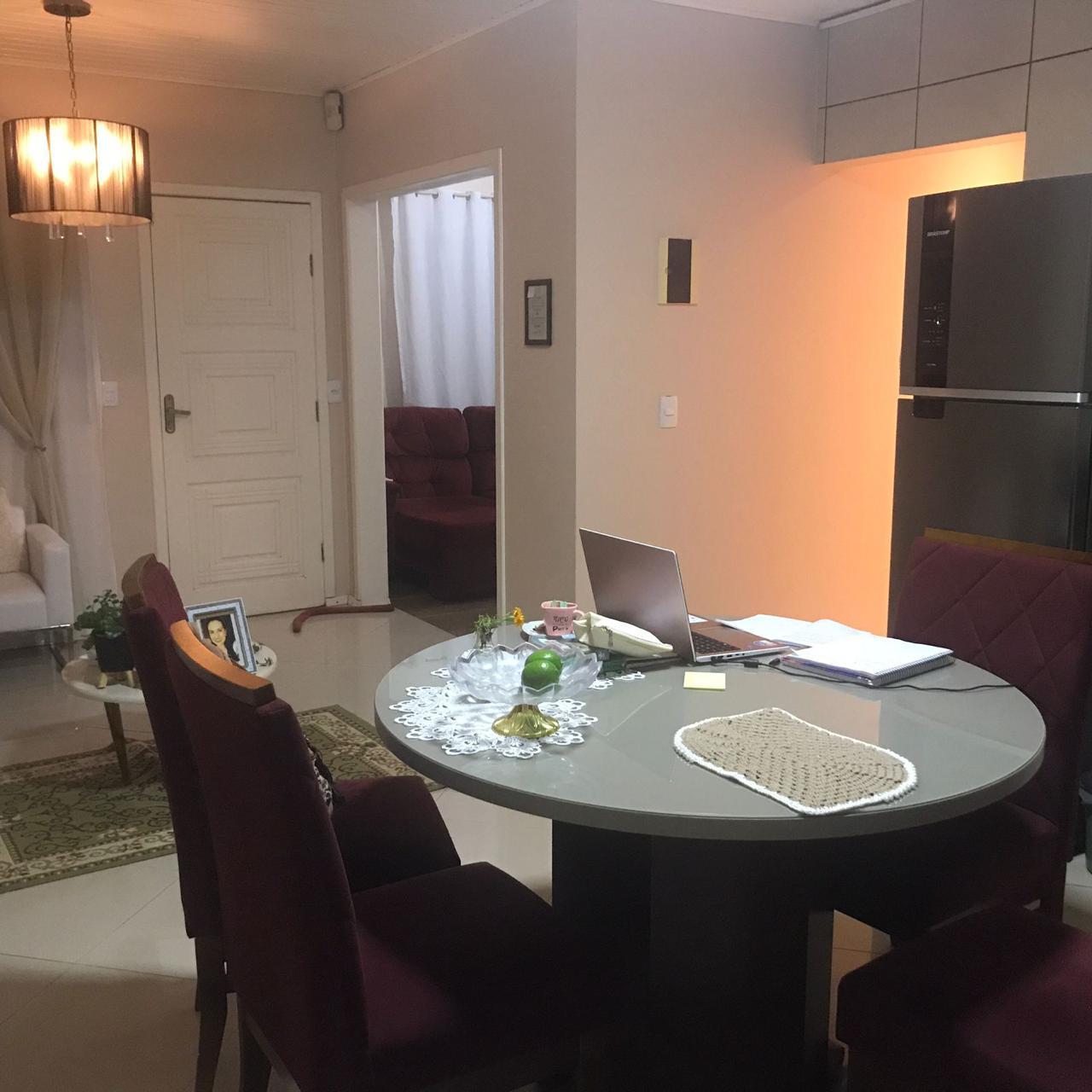 Casa com Excelente Padrão de Acabamento em Bairro Tranquilo  São Joaquim/SC