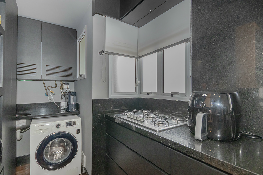 Apartamento, Av Lageado, 721