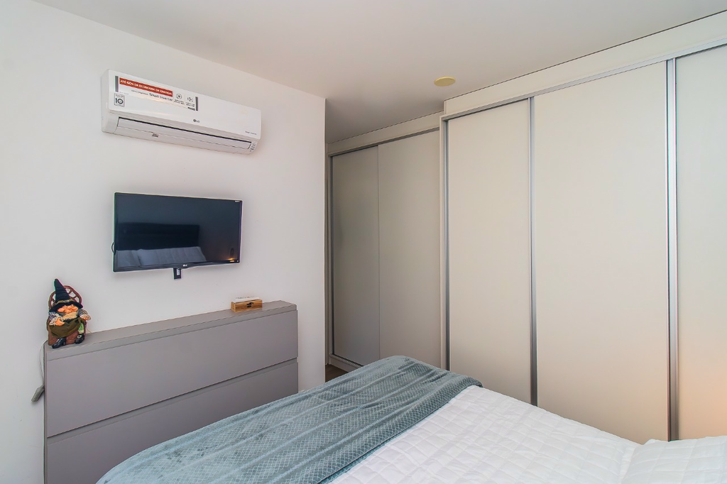 Apartamento, Av Lageado, 721