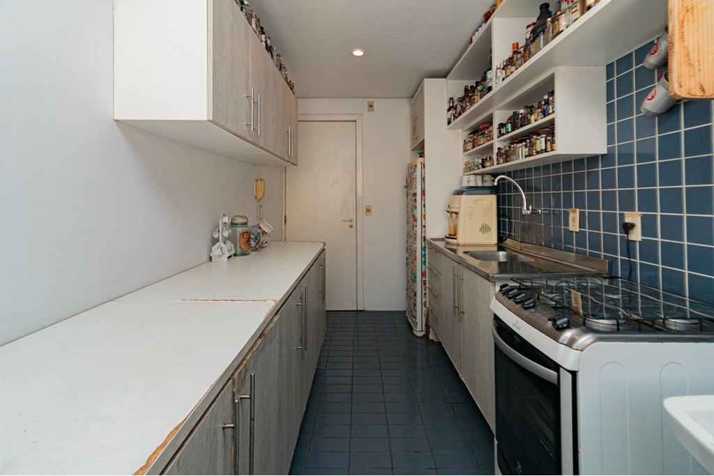 Apartamento, Rua Afonso Taunay, 180