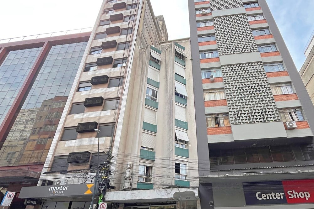 Apartamento, Av Alberto Bins, 624