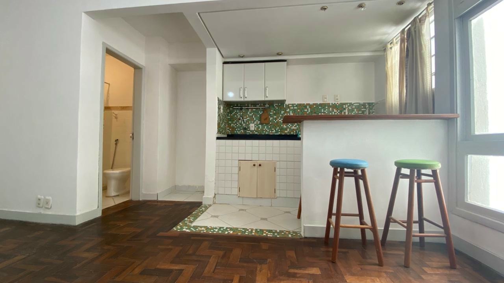 Apartamento, Av João Pessoa, 75