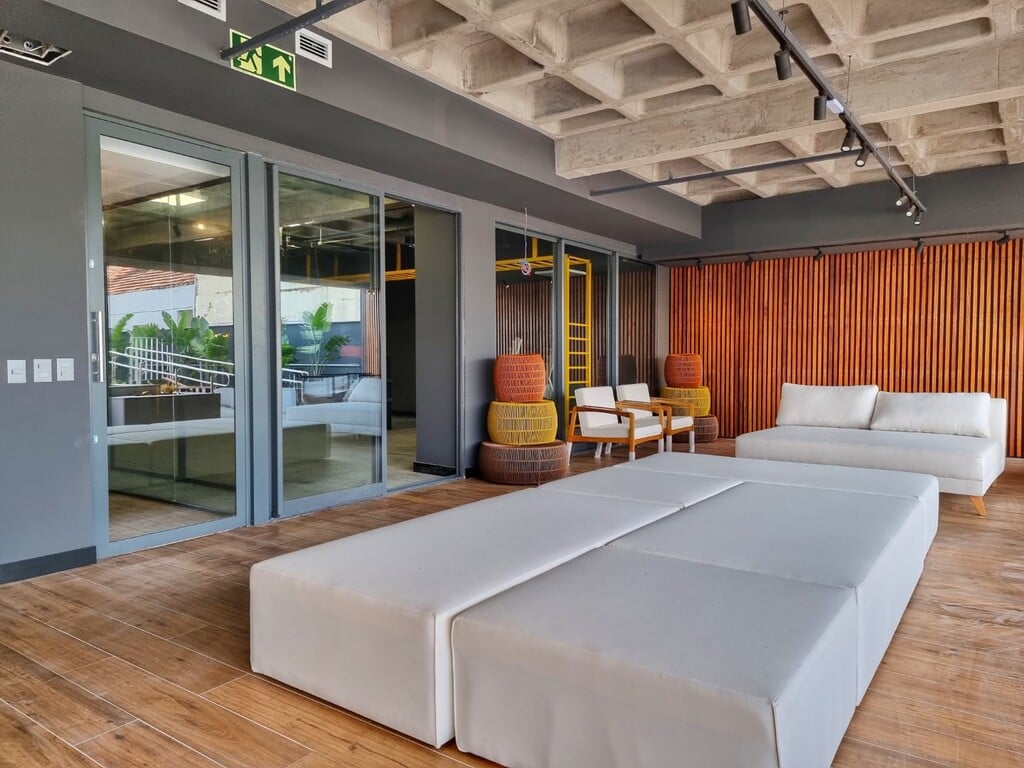 Apartamento, Av Independência, 1053