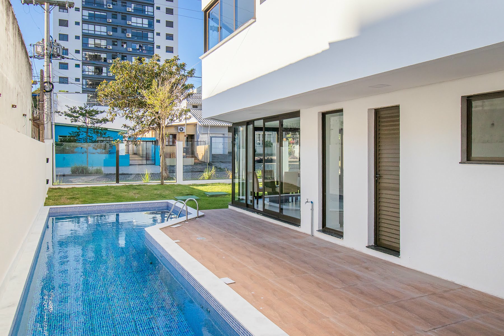 Studio, Rua 8 de Julho, 165