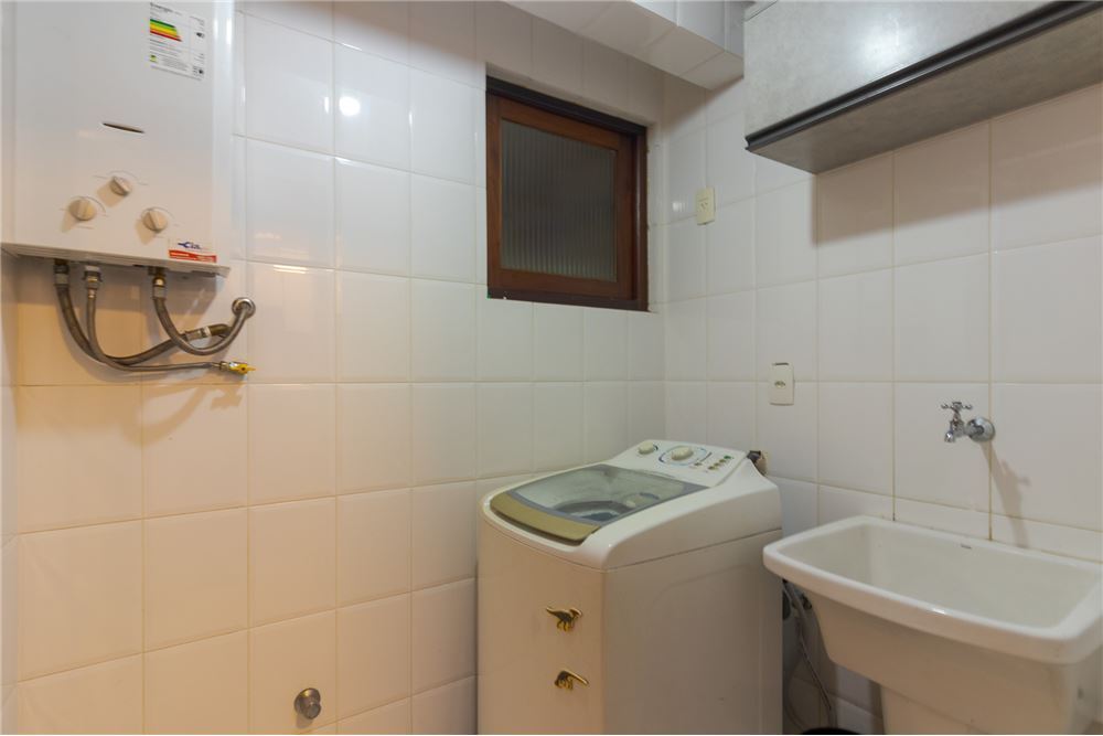 Apartamento, Av Padre Cacique, 230