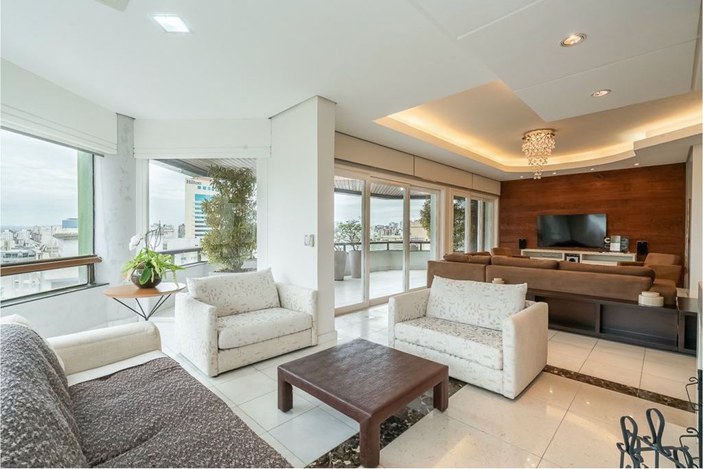 Cobertura Duplex 4D no bairro Moinhos De Vento em Porto Alegre