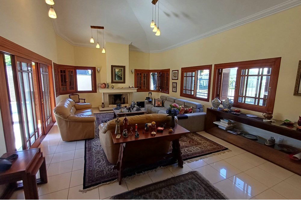 CASA 4D no bairro Partenon em Porto Alegre