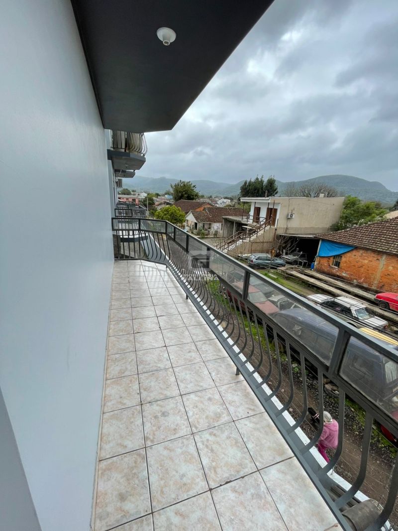 Apto 3 quarto(s)  no bairro CAMOBI em SANTA MARIA