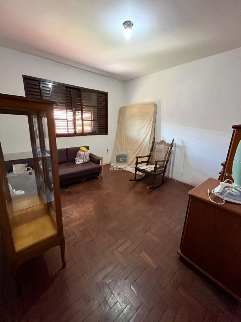 Casa 3 quarto(s)  no bairro CAMOBI em SANTA MARIA