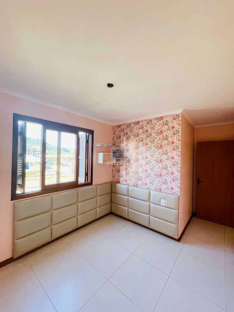 Apto 3 quarto(s)  no bairro CAMOBI em SANTA MARIA