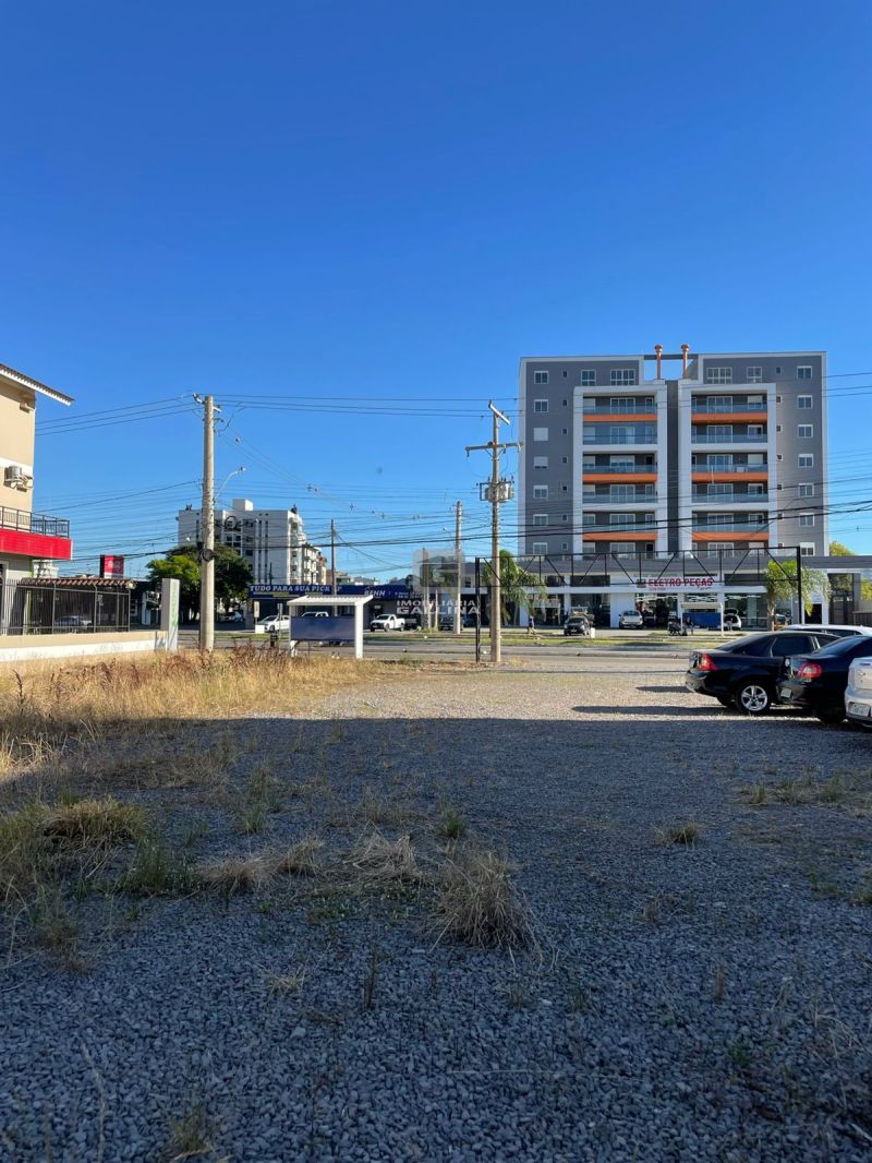 Terreno no bairro CAMOBI em SANTA MARIA