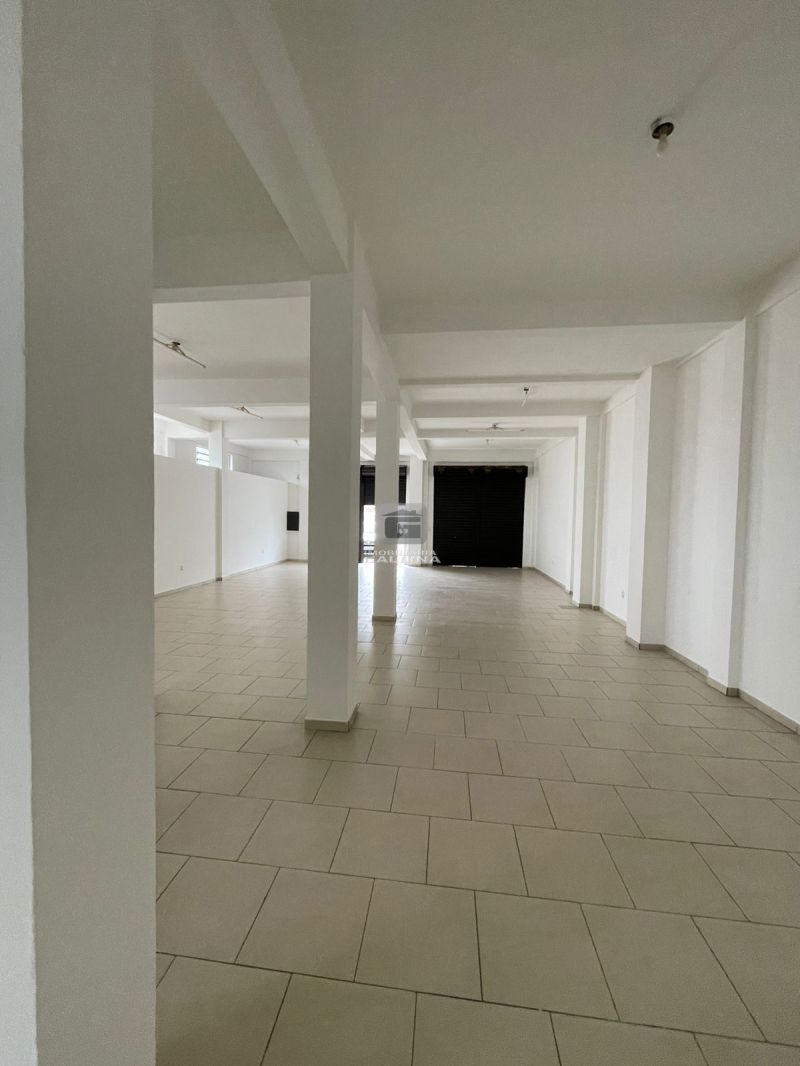 Salo no bairro CAMOBI em SANTA MARIA