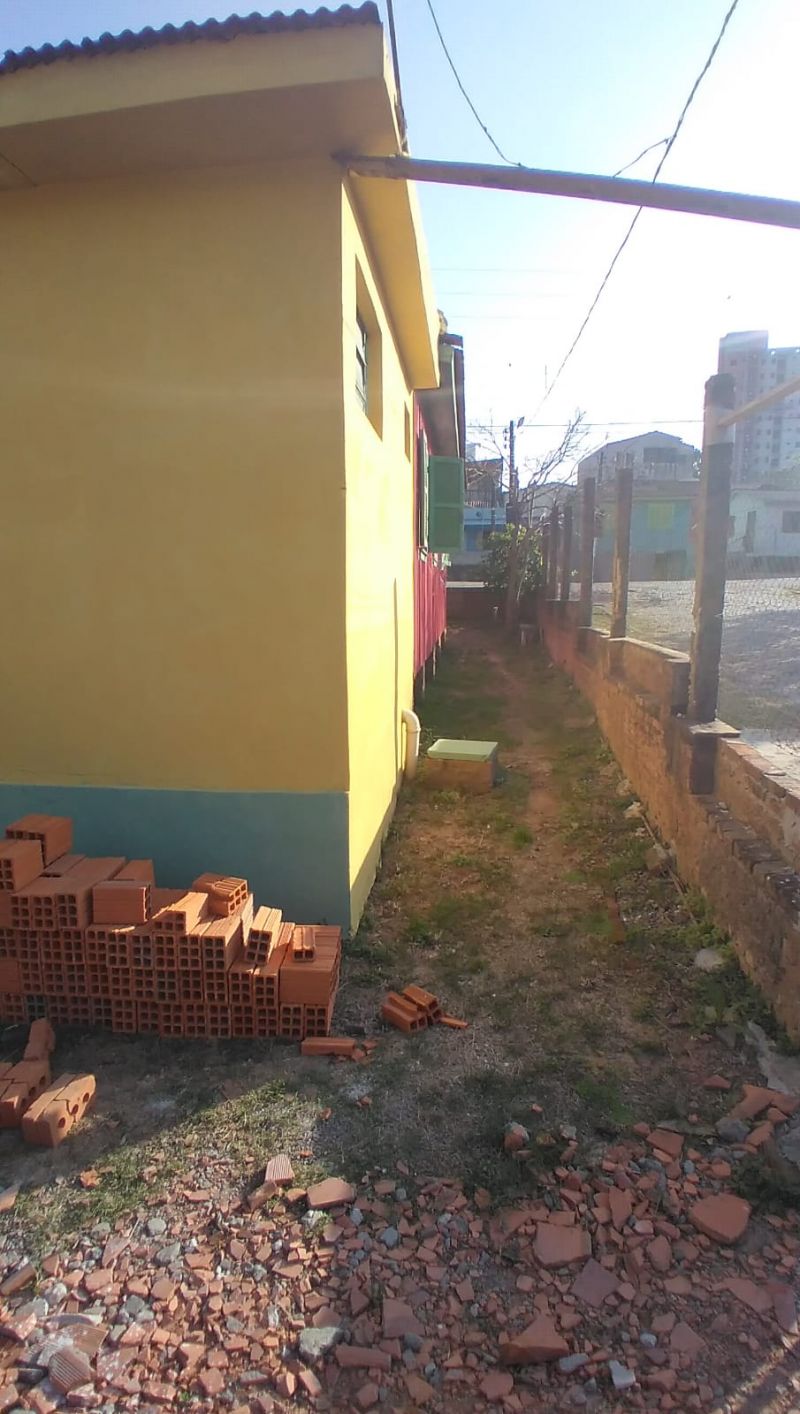 Casa 3 quarto(s)  no bairro JOO GOULART em SANTA MARIA