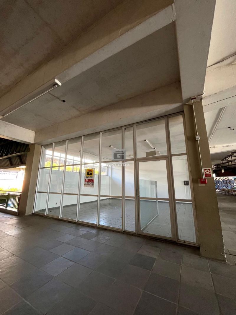 Sala no bairro NOSSA SENHORA DE LOURDES em SANTA MARIA