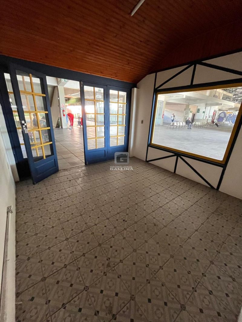 Sala no bairro NOSSA SENHORA DE LOURDES em SANTA MARIA