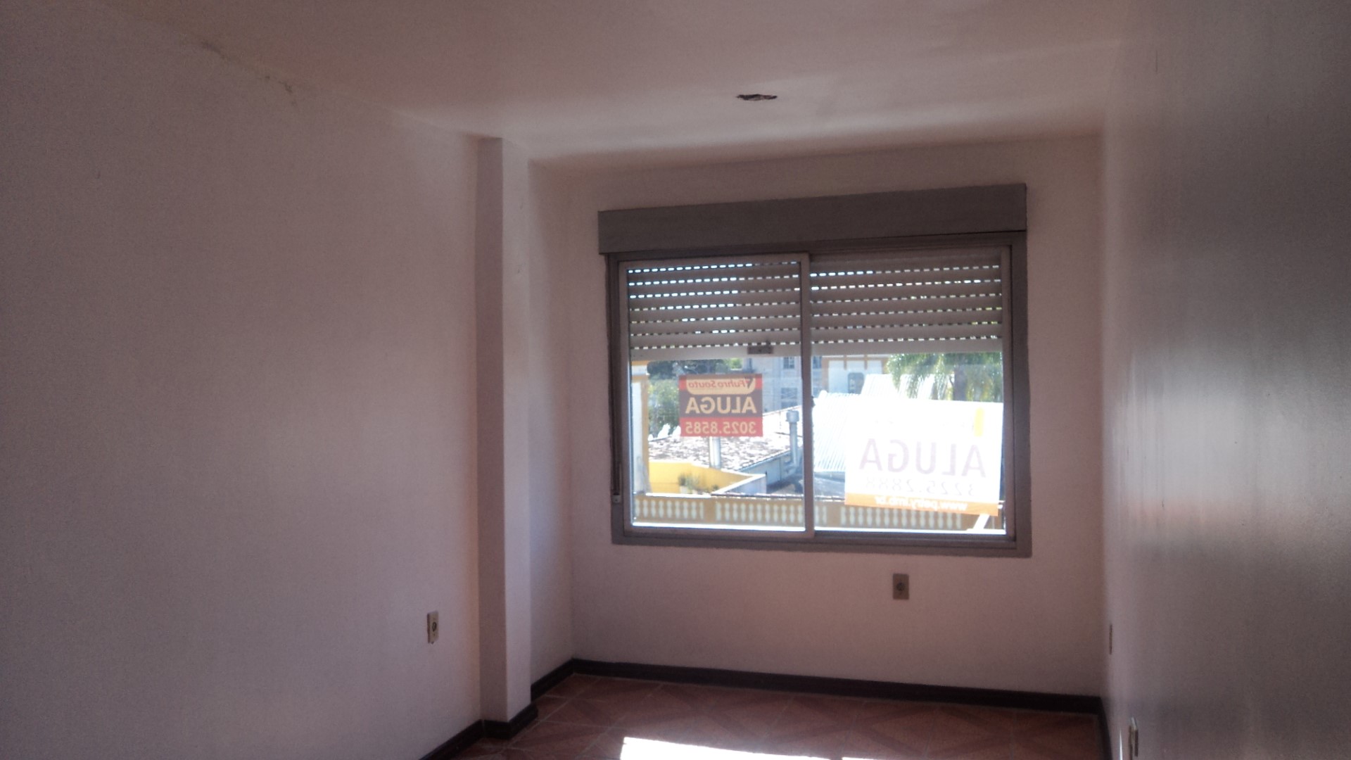Sala para alugar  com  24 m²  no bairro CENTRO em PELOTAS/RS