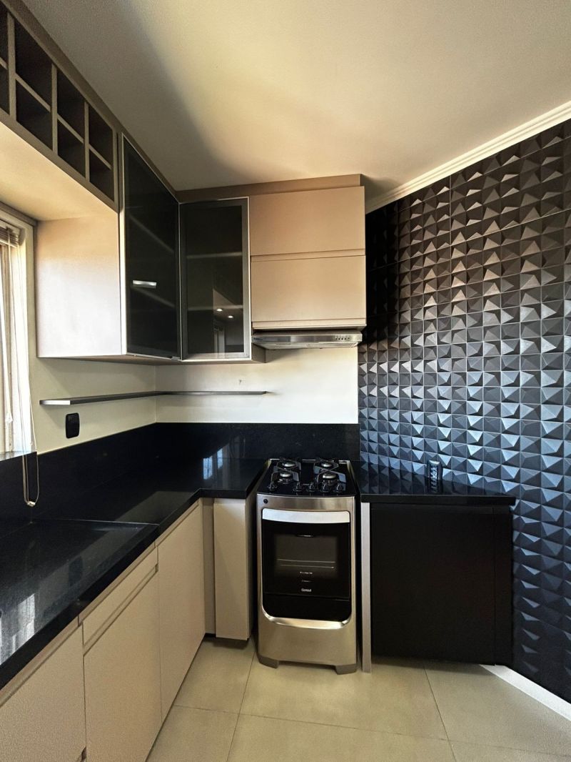 APARTAMENTO 2 DORMITRIOS - LOGRADOURO