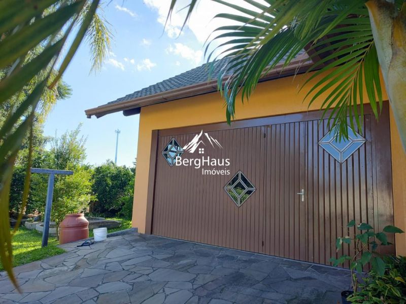 CASA 3 DORMITÓRIOS - VILA GERMÂNIA