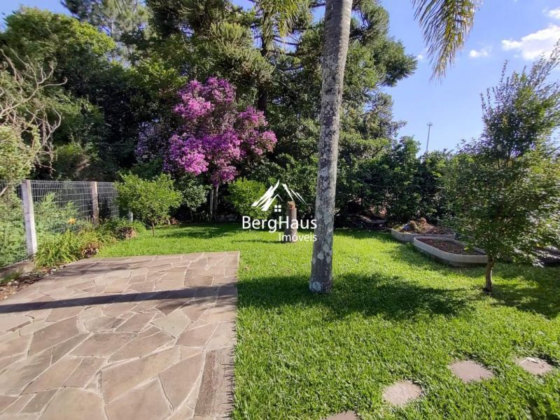 CASA 3 DORMITÓRIOS - VILA GERMÂNIA