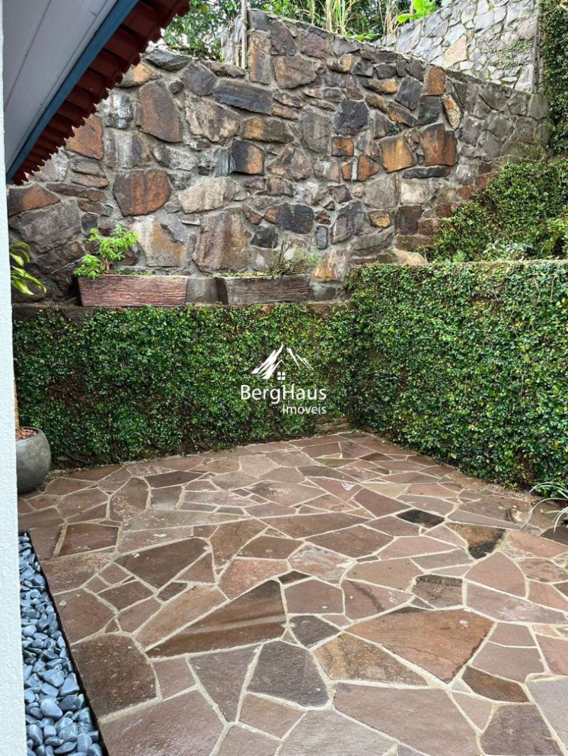 CASA 3 DORMITÓRIOS - VILA GERMÂNIA