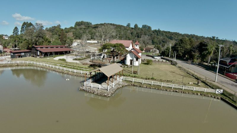 CAF HISTRICO COM VISTA PARA O LAGO