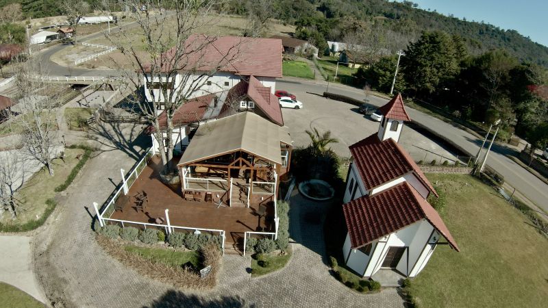 CAF HISTRICO COM VISTA PARA O LAGO