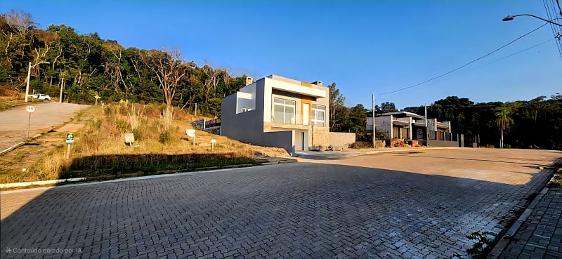 TERRENO DE ESQUINA - LINHA IMPERIAL