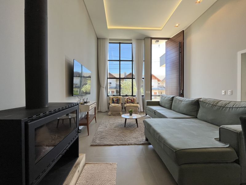 CASA 3 DORMITRIOS - VILA GERMNIA