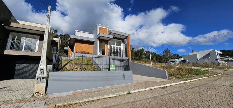 CASA 3 DORMITRIOS - LINHA IMPERIAL