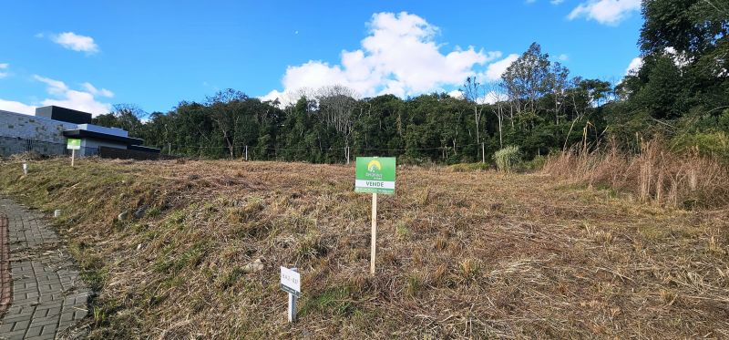 TERRENO NO BOSQUE DA ARAUCÁRIAS