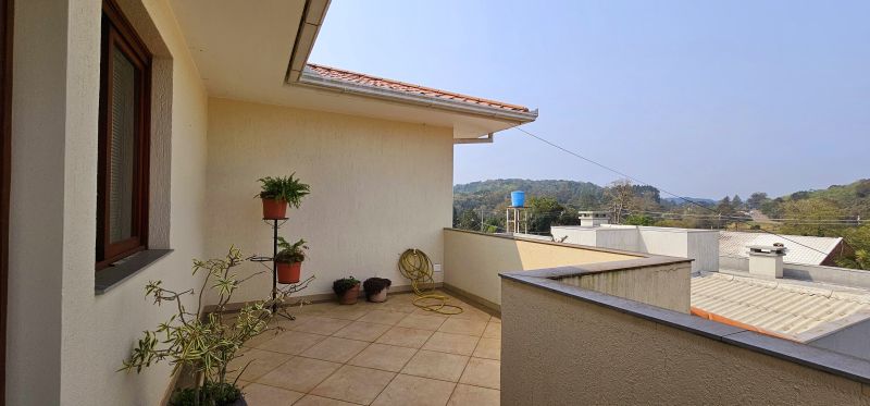 CASA 4 DORMITÓRIOS - LINHA IMPERIAL