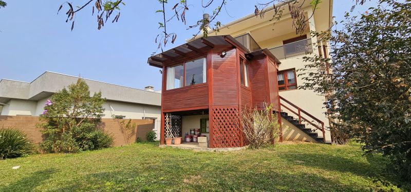 CASA 4 DORMITÓRIOS - LINHA IMPERIAL