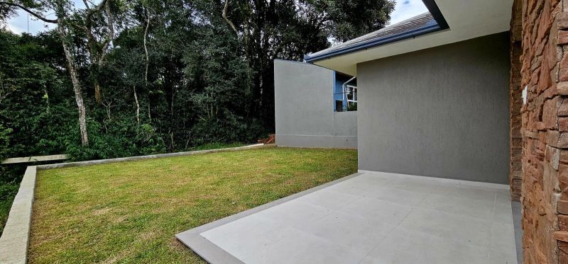 CASA Á VENDA 3 DORMITÓRIOS- LINHA IMPERIAL