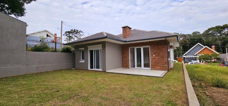 CASA Á VENDA 3 DORMITÓRIOS- LINHA IMPERIAL