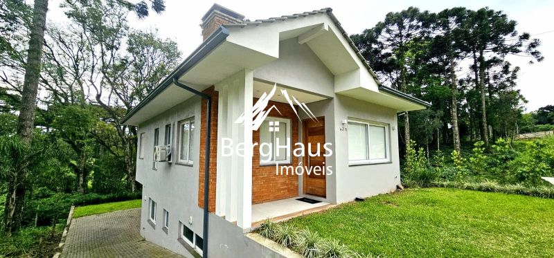 CASA SEMIMOBILIADA 3 DORMITÓRIOS- LINHA IMPERIAL