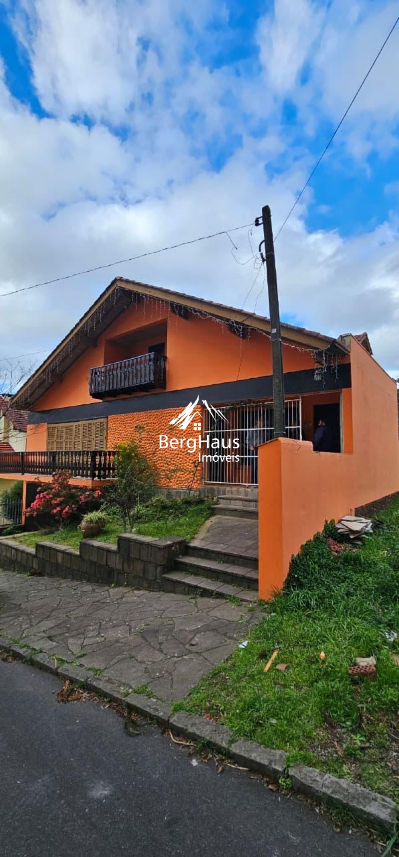 CASA Á VENDA- LOGRADOURO