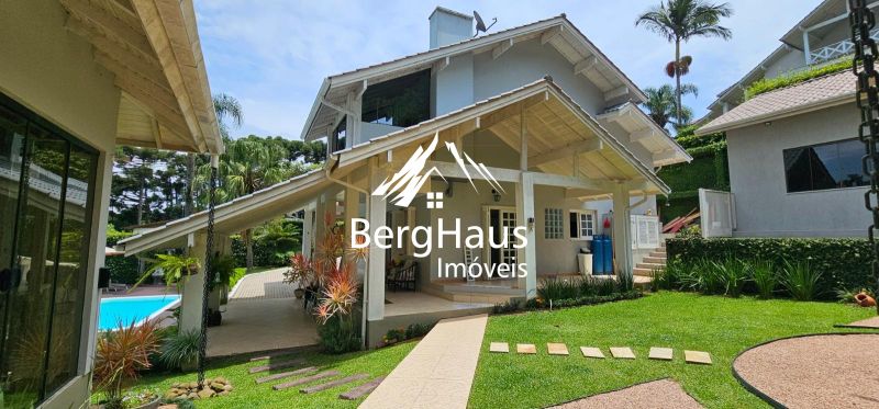 CASA 3 DORMITÓRIOS MOBILIADO- CENTRO