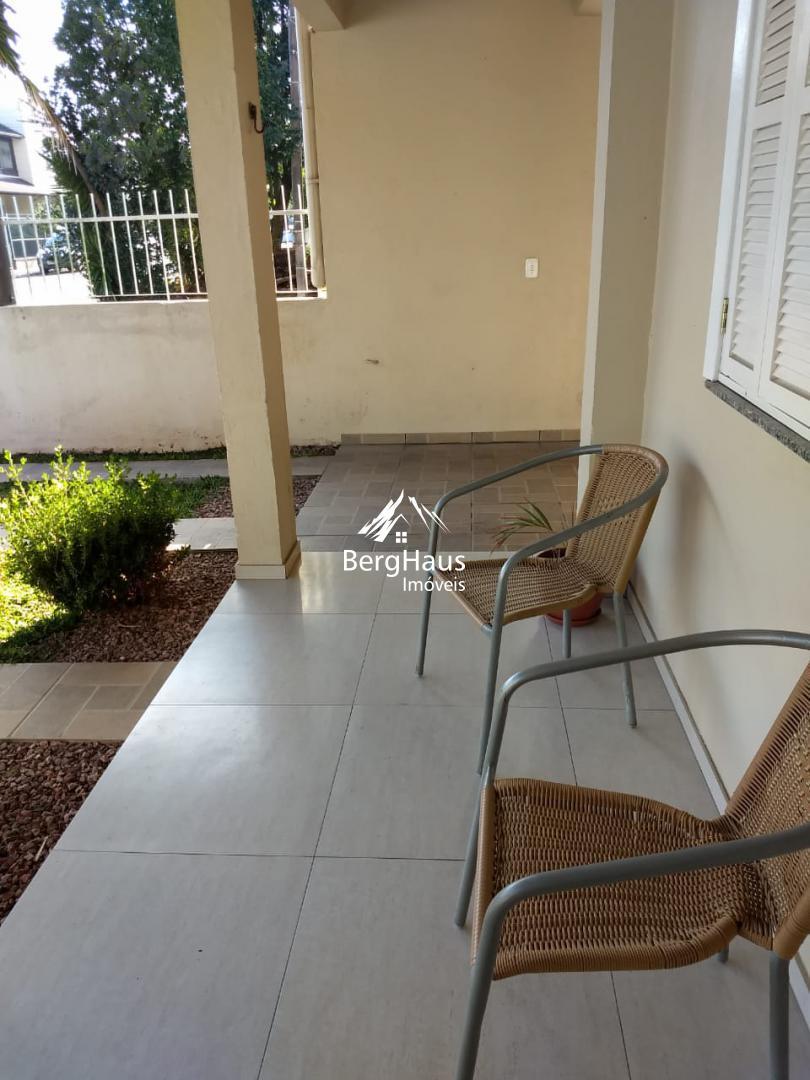 AP T�RREO 3 DORM. - LOGRADOURO