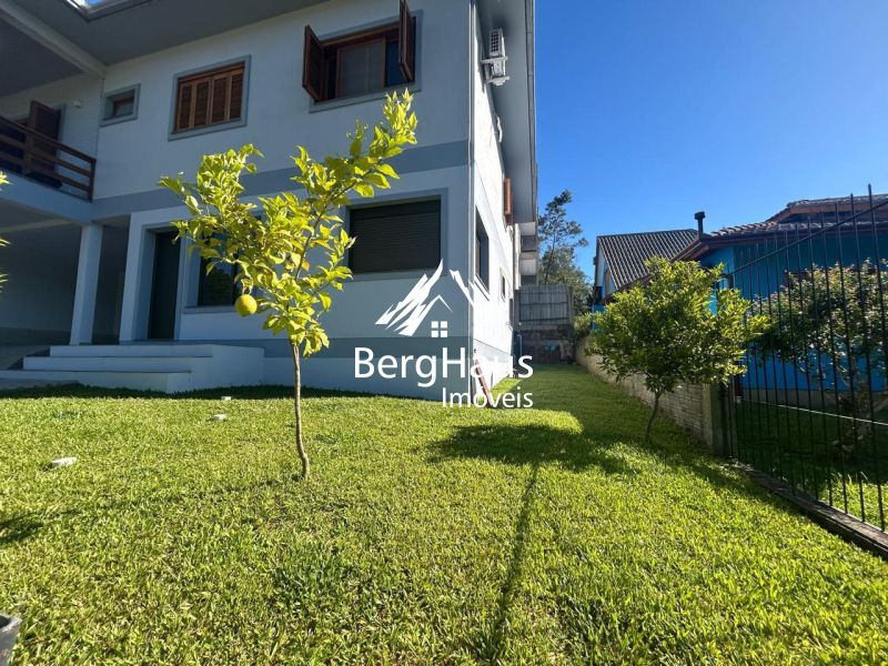 CASA PAVIMENTO INFERIOR 2 DORMIT. - LOGRADOURO