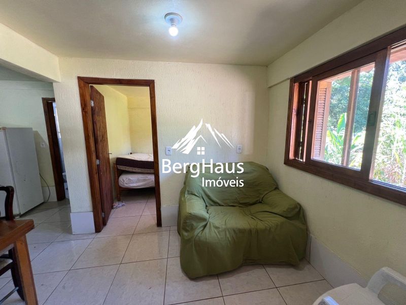 CASA PAVIMENTO INFERIOR- GERM�NIA