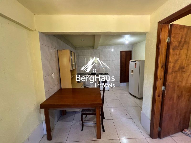 CASA PAVIMENTO INFERIOR- GERM�NIA