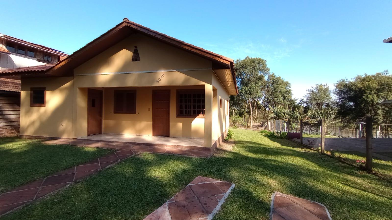 CASA 3 DORMITORIOS - LINHA OLINDA