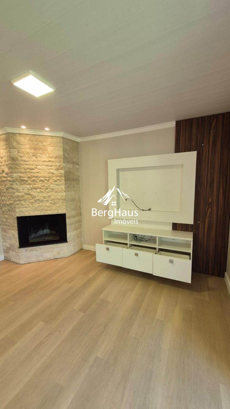 APARTAMENTO 2 DORMIT. - LOGRADOURO
